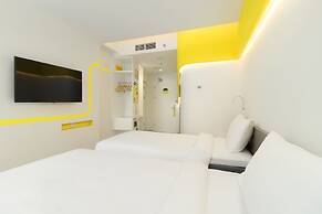 YELLO Hotel Kuta Beachwalk Bali