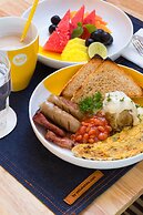 YELLO Hotel Kuta Beachwalk Bali