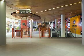 YELLO Hotel Kuta Beachwalk Bali