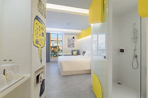 YELLO Hotel Kuta Beachwalk Bali