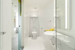 YELLO Hotel Kuta Beachwalk Bali