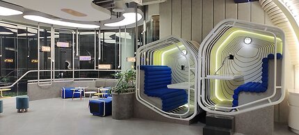 YELLO Hotel Kuta Beachwalk Bali