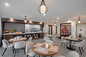 Rex Quang Binh Hotel