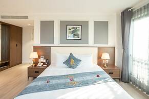 Rex Quang Binh Hotel