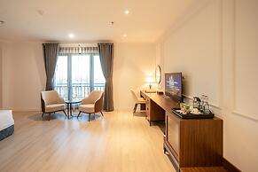 Rex Quang Binh Hotel