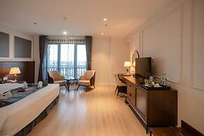 Rex Quang Binh Hotel