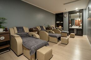 Rex Quang Binh Hotel