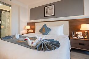 Rex Quang Binh Hotel