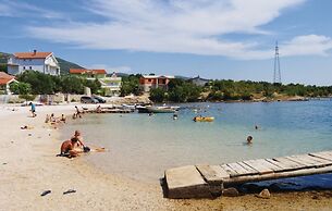 Obrovackrusevo, Modern apt w. Terrace & sea View