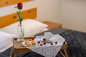 Cherry Garden Apartments by Renters