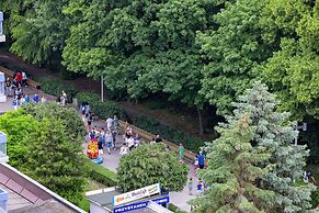 Reymonta Apartments by Renters