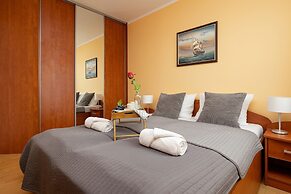 Reymonta Apartments by Renters