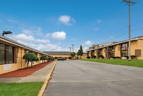 Suburban Studios Buffalo Airport