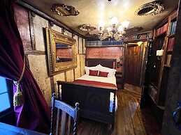 Hocus Pocus Tiny Hotel