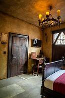 Hocus Pocus Tiny Hotel