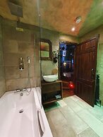 Hocus Pocus Tiny Hotel