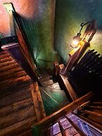 Hocus Pocus Tiny Hotel