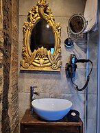 Hocus Pocus Tiny Hotel