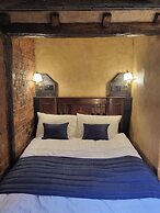 Hocus Pocus Tiny Hotel