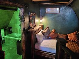 Hocus Pocus Tiny Hotel
