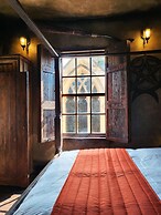 Hocus Pocus Tiny Hotel