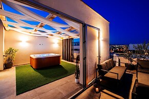 Penthouse Luxury Suite