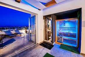 Penthouse Luxury Suite