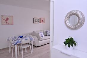A1 - Luxury apt in Center, Just 5min From Beach