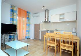 A2 - apt With 2 Balconies, 5 min Walking to Beach
