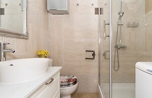 Spacious Apt. With Magnificent sea View & Balcony