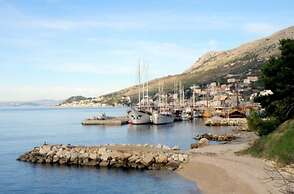 Spacious Apt. With Magnificent sea View & Balcony