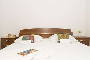 Spacious Apt. With Magnificent sea View & Balcony