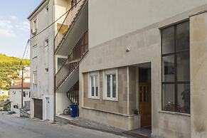 Spacious Apt. With Magnificent sea View & Balcony