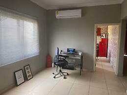 Captivating 2-bed Ensuite Apartment in Accra