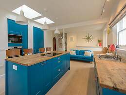 Marine House - 4 Bedrooms