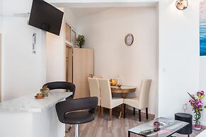 Comfortable Classy Apartment Close to Znjan Beach