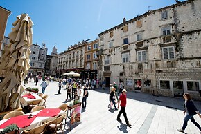 Comfortable Classy Apartment Close to Znjan Beach