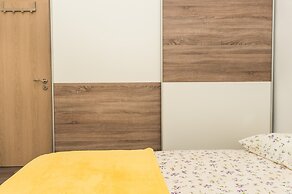 Comfortable Classy Apartment Close to Znjan Beach