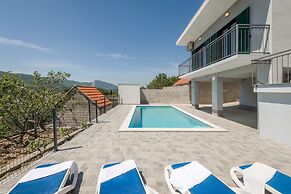 Vacation House With the Pool, Near River Cetina