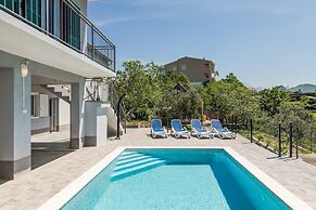 Vacation House With the Pool, Near River Cetina