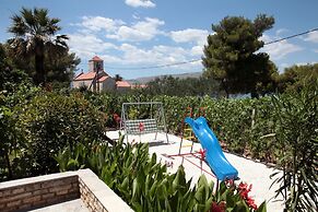 Large Apartment w. big Terrace, Next to the Beach