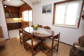 Large Apartment w. big Terrace, Next to the Beach