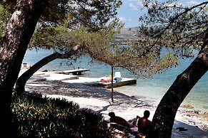 Large Apartment w. big Terrace, Next to the Beach