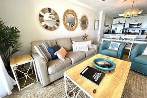 Harbour Place 511 3 Bedroom Condo by RedAwning