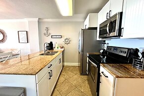 Harbour Place 511 3 Bedroom Condo by RedAwning