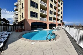 Harbour Place 511 3 Bedroom Condo by RedAwning