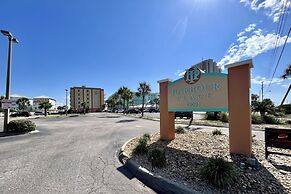 Harbour Place 511 3 Bedroom Condo by RedAwning