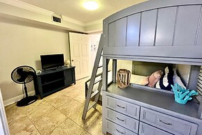 Harbour Place 511 3 Bedroom Condo by RedAwning