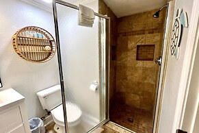 Harbour Place 511 3 Bedroom Condo by RedAwning