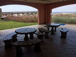 Harbour Place 511 3 Bedroom Condo by RedAwning